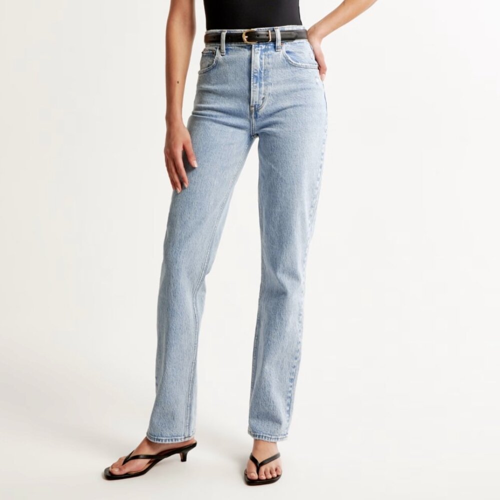 Abercrombie & Fitch Ultra High Rise 90s Straight Jean (Light Wash), Size 30